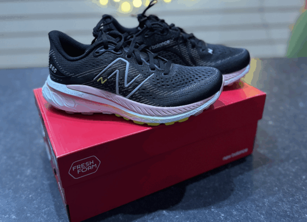 New Balance 860 v 13 - Women's - SALE! SIZE 4 ONLY